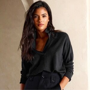 Banana Republic 100% Merino Wool Collared V Neck Long Sleeve Sweater Top Size M